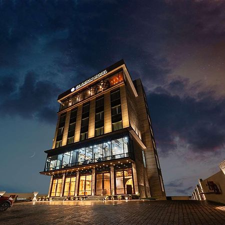 Clarion Hotel Epicure Дехрадун Экстерьер фото