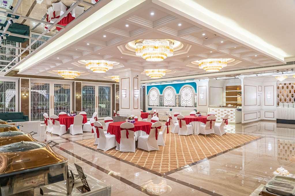 Clarion Hotel Epicure Дехрадун Удобства фото