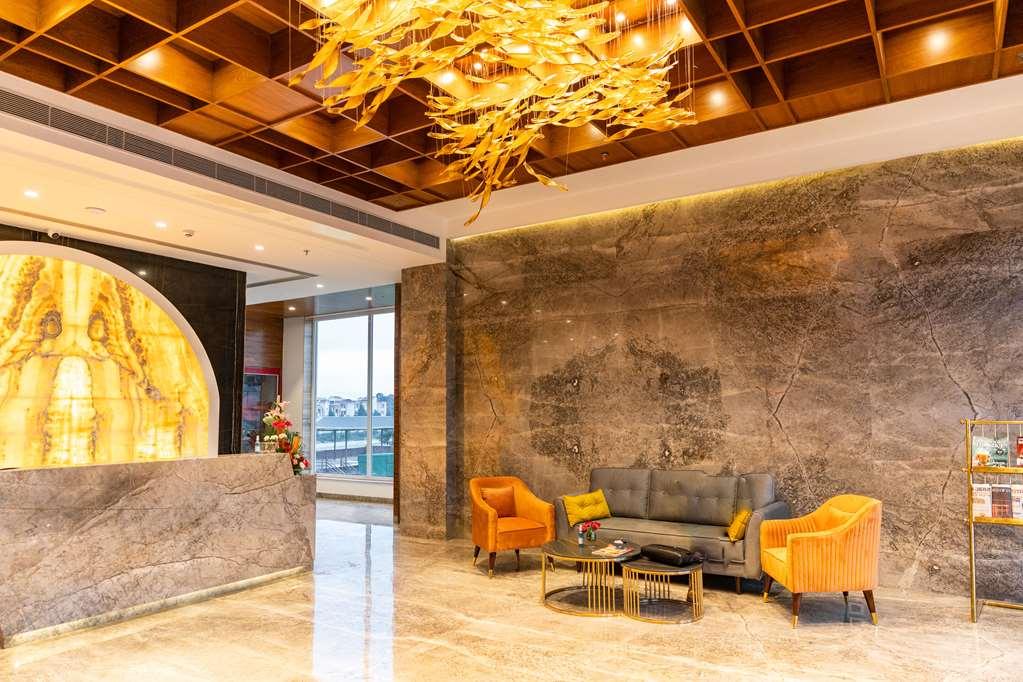 Clarion Hotel Epicure Дехрадун Интерьер фото